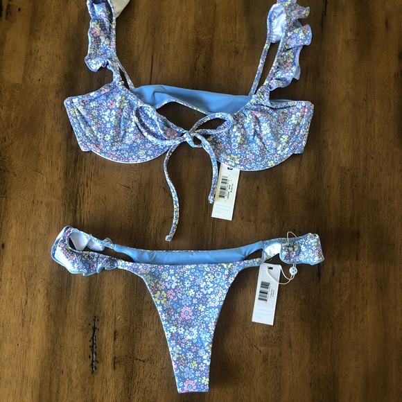 NWT Frankies Bikini Set - Picture 1 of 4